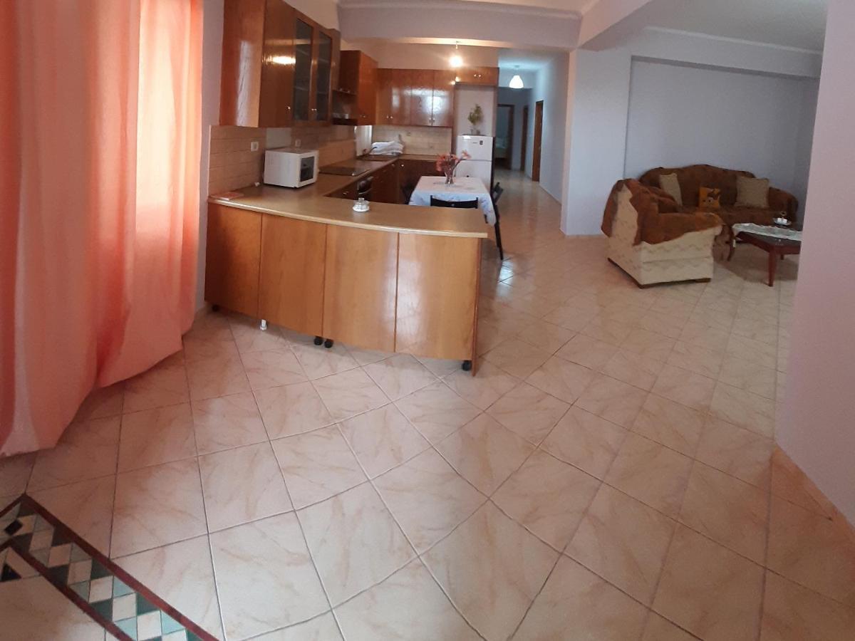 דירות סרנדה Blerina'S House מראה חיצוני תמונה